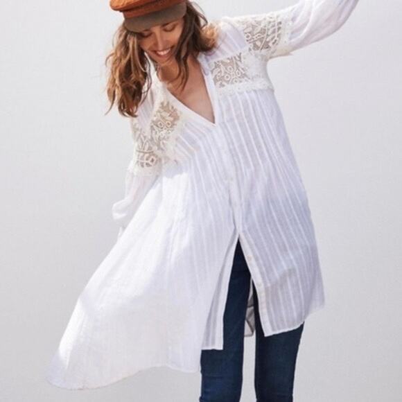 Feather Bone Anthropologie Lucille White Long High-Low Crochet Button Front Top - Picture 1 of 9